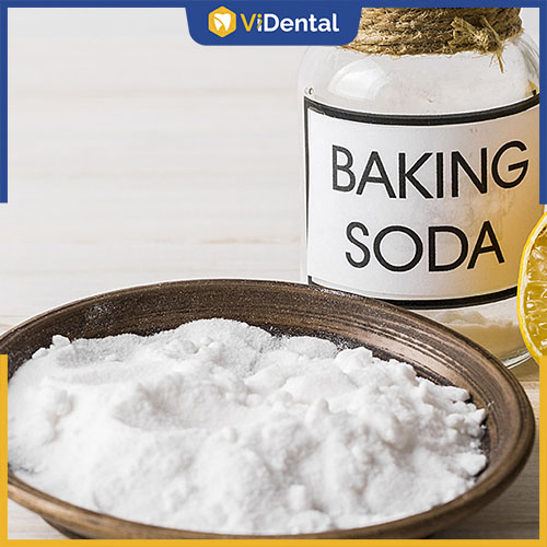 Cách vệ sinh niềng răng trong suốt bằng bột baking soda