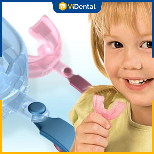 Hàm Infant Trainer được dùng khi trẻ bắt đầu mọc răng sữa