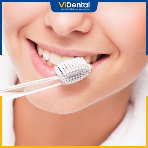Bệnh nhân cần chú ý chăm sóc tốt răng miệng cả trước, trong và sau khi niềng