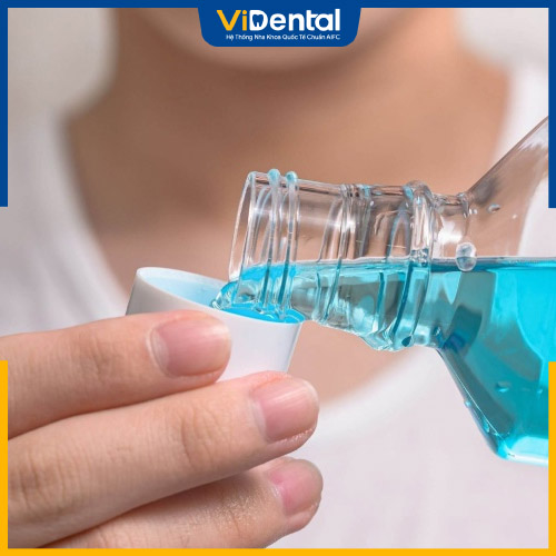 Nước súc miệng giúp ngăn ngừa vi khuẩn trong khoang miệng