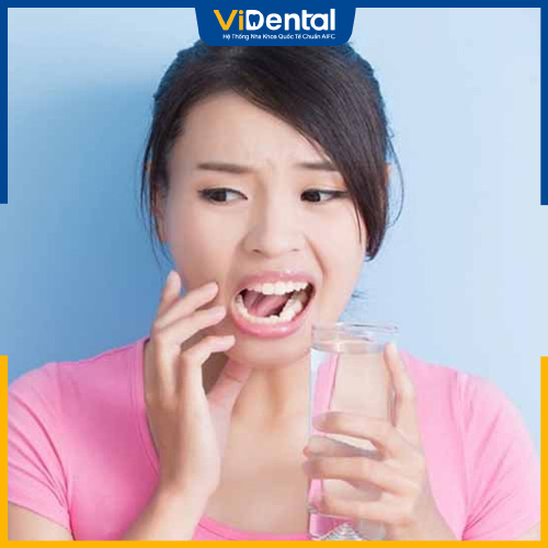 Ê buốt răng khi uống nước là tình trạng mà bạn có thể sẽ gặp phải